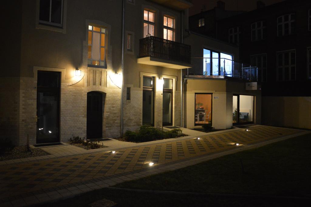 Homewell Apartments Pod Szczerbatym พอซนาน ภายนอก รูปภาพ